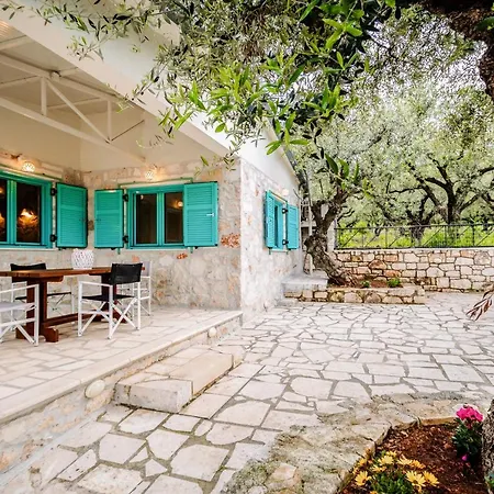 בית נופש Tsantri Olive Grove Drakas